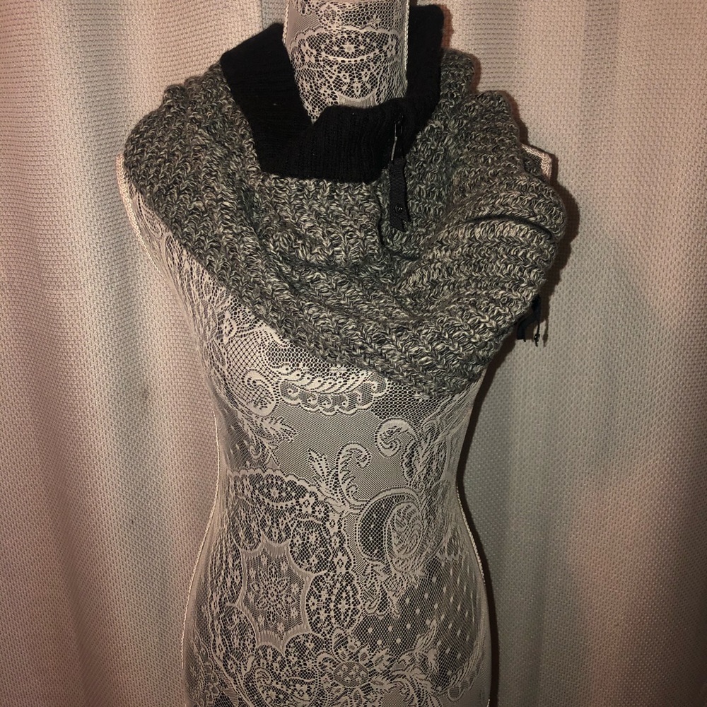 Lululemon Scarf - Picture 2 of 4